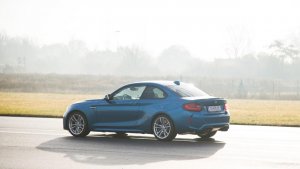 019-2016-BMW-M2-Coup25C325A9-test-drive-review-fahrbericht-long-beach-blue-blau-autofilou-1.jpg