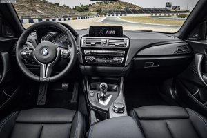 2016-BMW-M2-F87-Innenraum-01.jpg