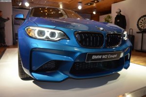 BMW-M2-Long-Beach-Blue-08.jpg